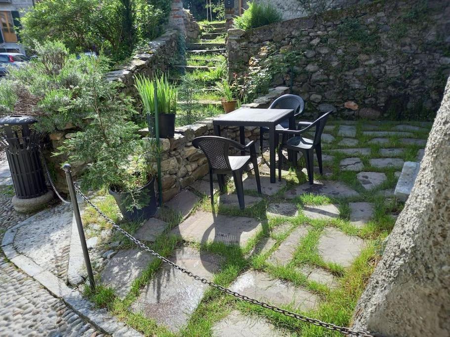 The Door Of The Castle Apartment Menaggio Bagian luar foto