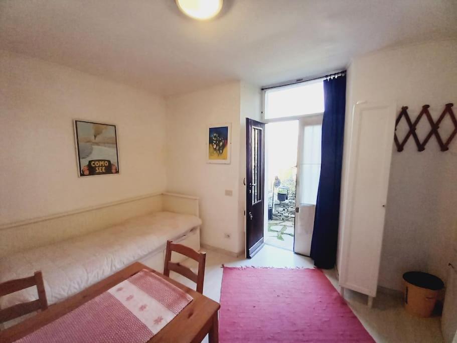 The Door Of The Castle Apartment Menaggio Bagian luar foto